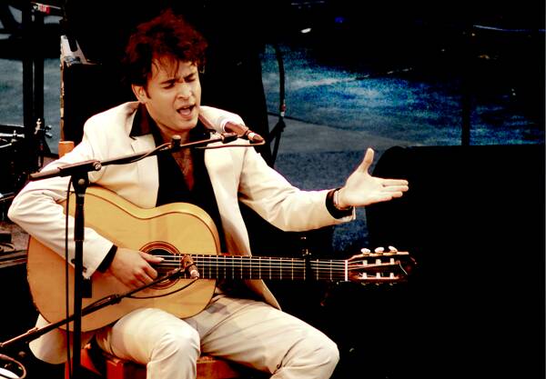 ¡ Poesía ! Eddy Maucourt chante Paco Ibañez